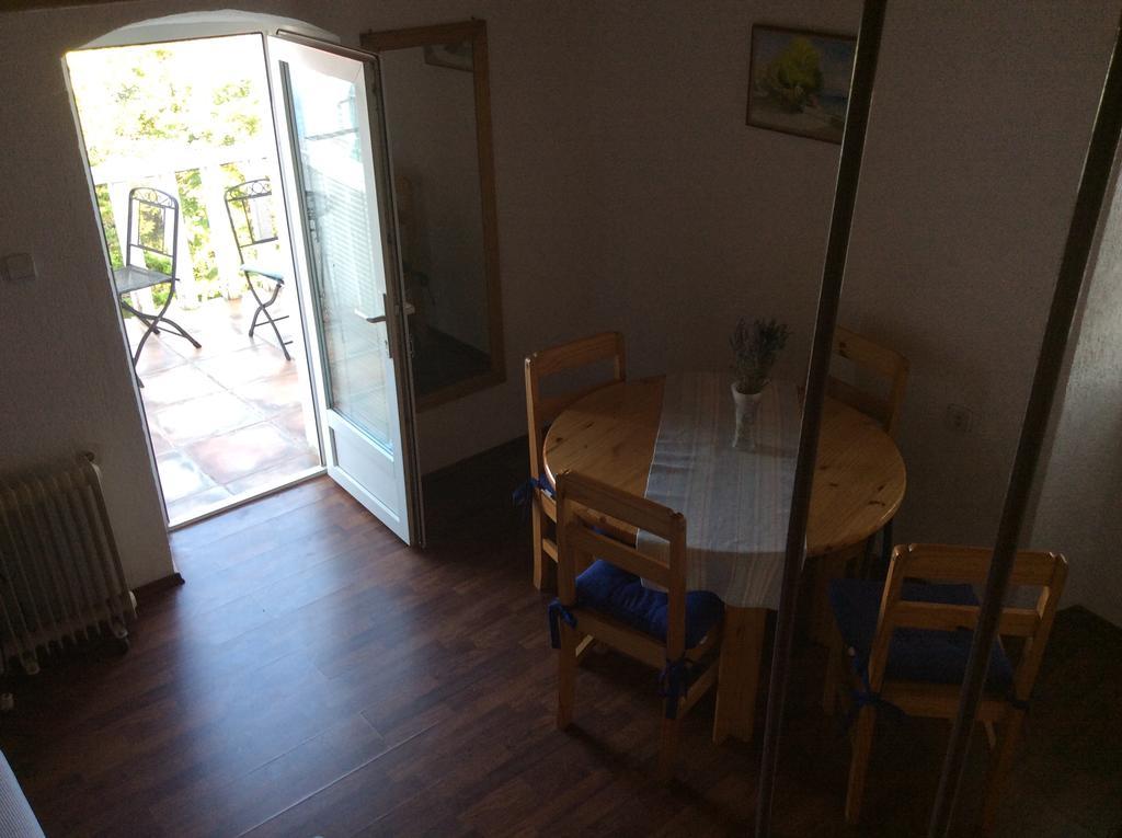Apartman Ustrine Dış mekan fotoğraf
